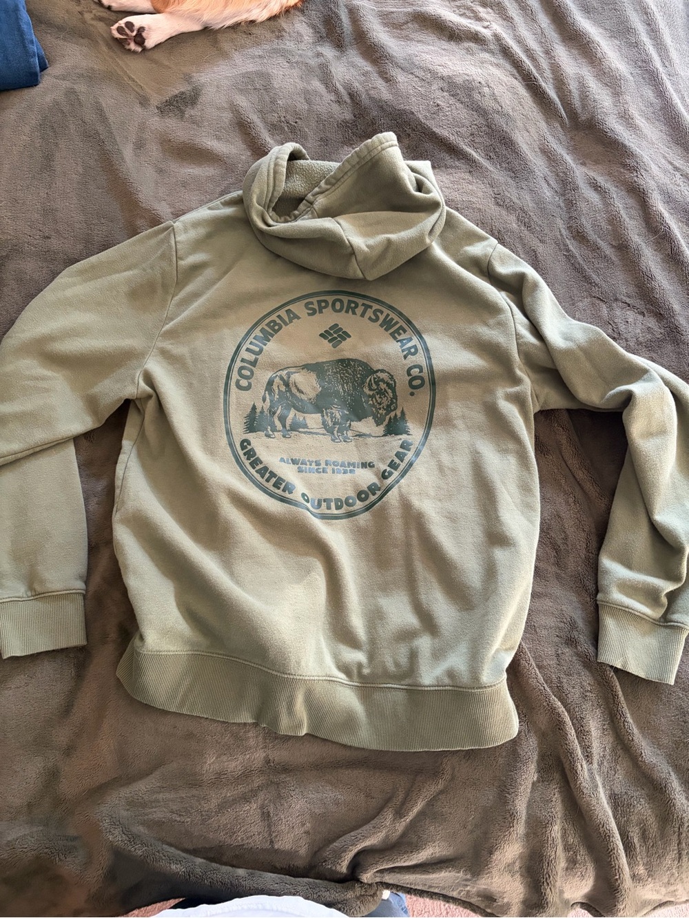 Columbia Sportswear Olive Green Turtleneck Sweater with Graphic Logo